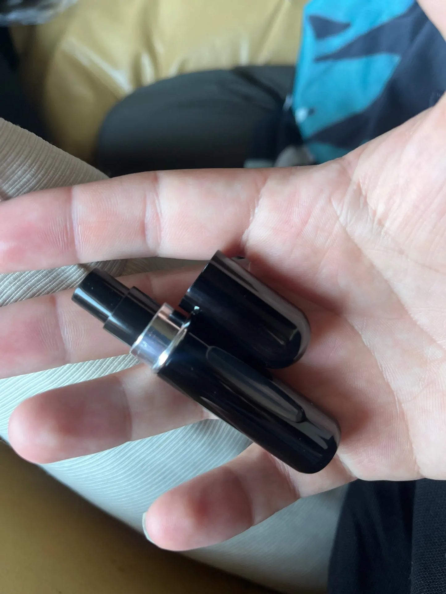 Mini elegancki atomizer z możliwością wielokrotnego napełniania i przenośny