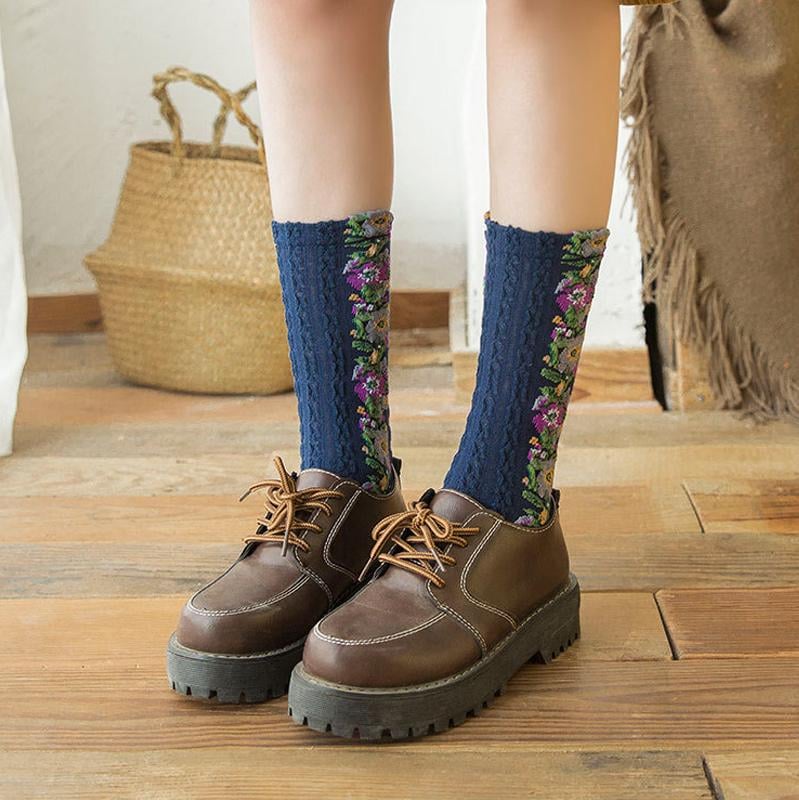 🧦(5 par) Skarpetki w stylu vintage z haftowanymi kwiatami